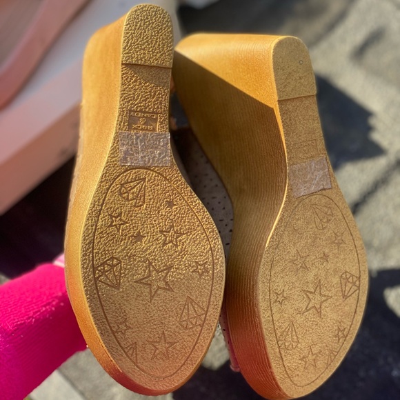 Wedges - Picture 2 of 3